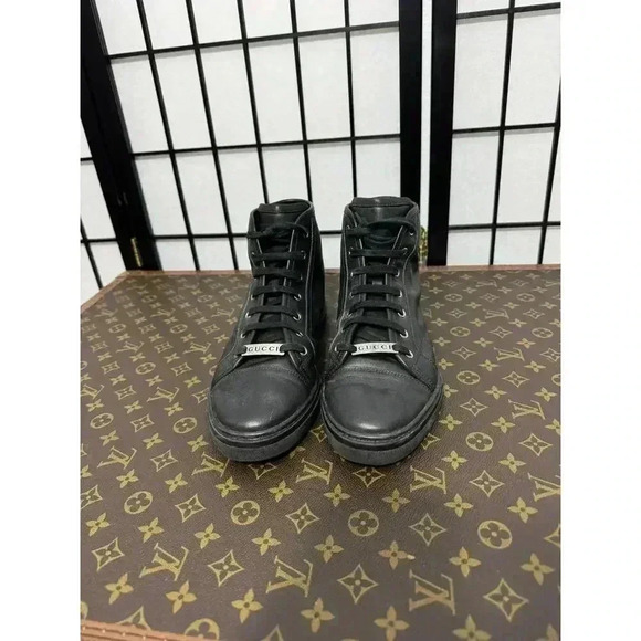 Gucci Logo Black Leather High Tops - Picture 7 of 10